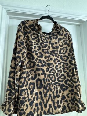 Leopard Print Long-Sleeve Women's Sweater - Tan/Black